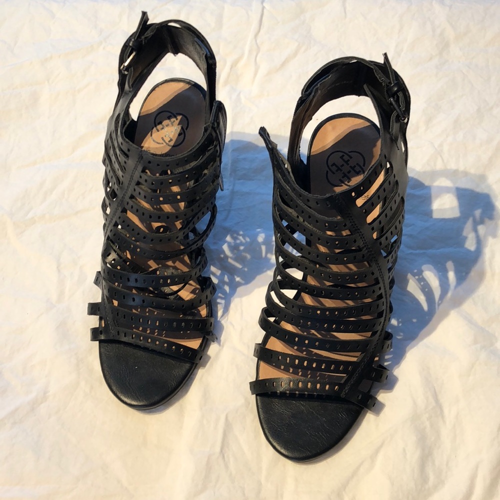 Daisy Fuentes Heel Wedge Sandal Black Leather Zip Up